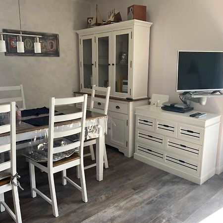 Reetdachhaus Eibe 2, Kaminofen, Sauna, 8 Personen, W-Lan Villa Puddemin Dış mekan fotoğraf